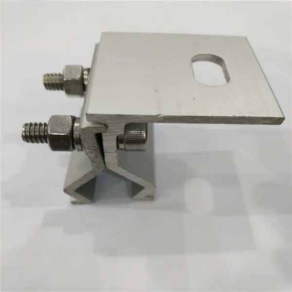 Se montează în picioare cusătură solare